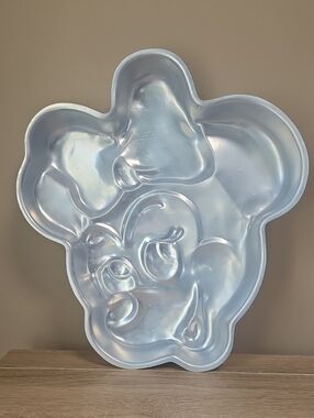Wilton Silver Minnie Mouse Shaped Cake Pan